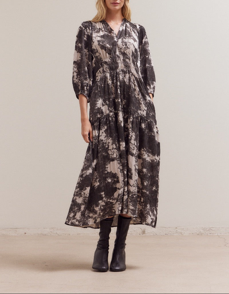 Front angled view of 3/4 sleeve printed midi dress